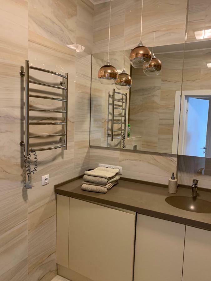 Comfortable Apartments French Quarter Акумулятори Світло Інтернет Завжди Kyjev Exteriér fotografie